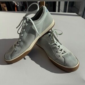 Women's lace-up sneakers from the Rothy's brand, model The Lace Up. Size 11